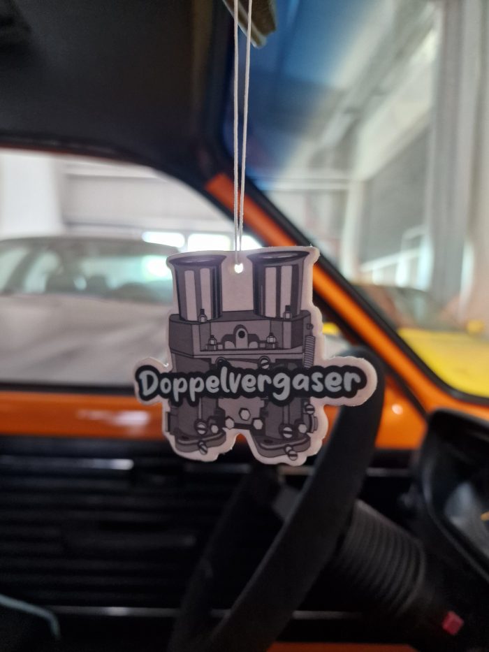 "Doppelvergaser in Deinem Auto mit unseren Duftbäumen!"